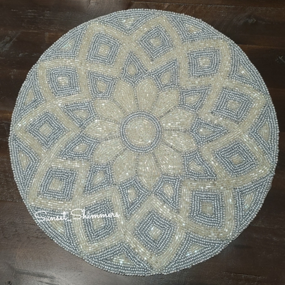 4pc Lux Habitat Sparkly Beaded  Sunflower Placemats Chargers Set New - Picture 3 of 7